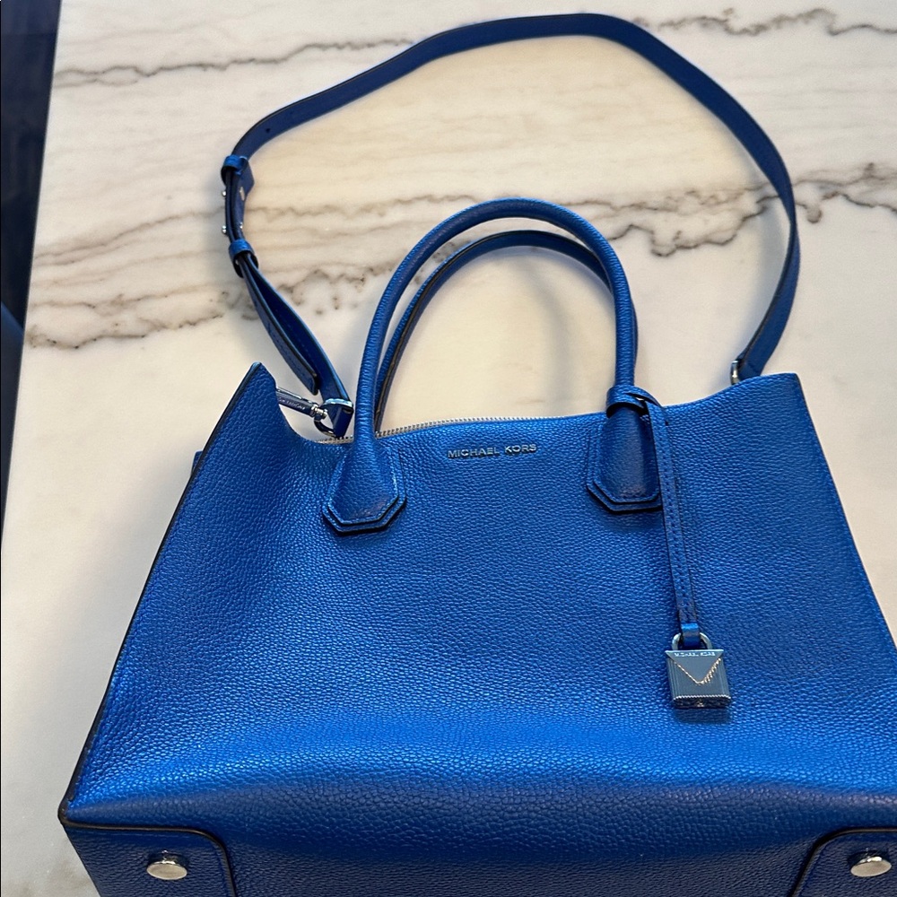 NWOT Michael Kors Royal Blue Crossbody Bag with Silver Padlock - Picture 4 of 8